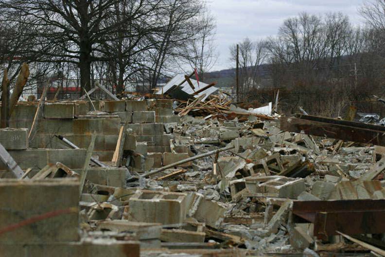 c01.06.06_FLEM_4thturn.jpg (158256 bytes)